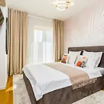 Mido Aviatie Park With Private Parking & Self Check-in * Бухарест