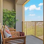 Mido Aviatie Park With Private Parking & Self Check-in Апартаменты *