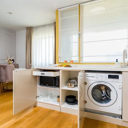 Mido Aviatie Park With Private Parking & Self Check-in