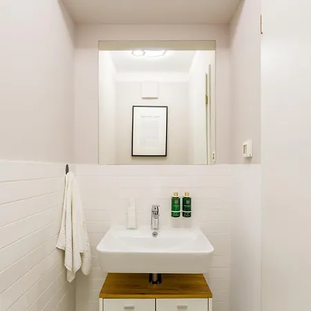 Mido Aviatie Park With Private Parking & Self Check-in Apartament