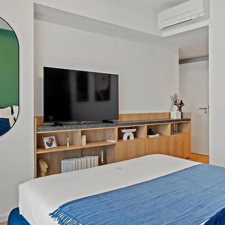 Mido Aviatie Park With Private Parking & Self Check-in شقة