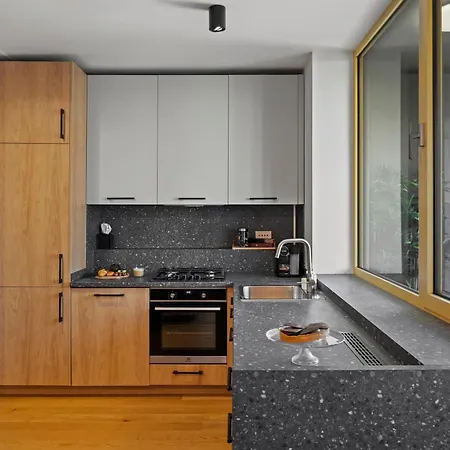 Mido Aviatie Park With Private Parking & Self Check-in