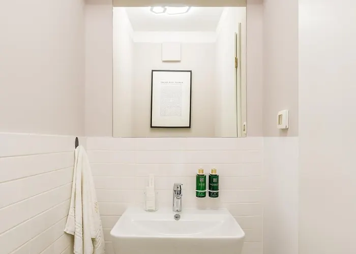 Mido Aviatie Park With Private Parking & Self Check-in Apartment