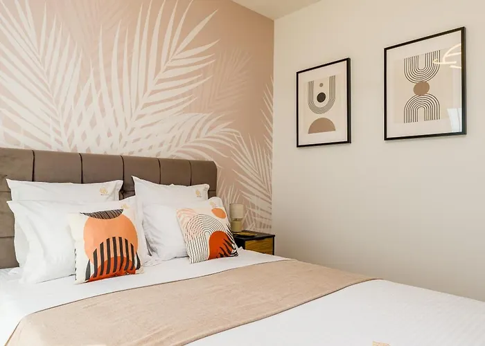 Mido Aviatie Park With Private Parking & Self Check-in *