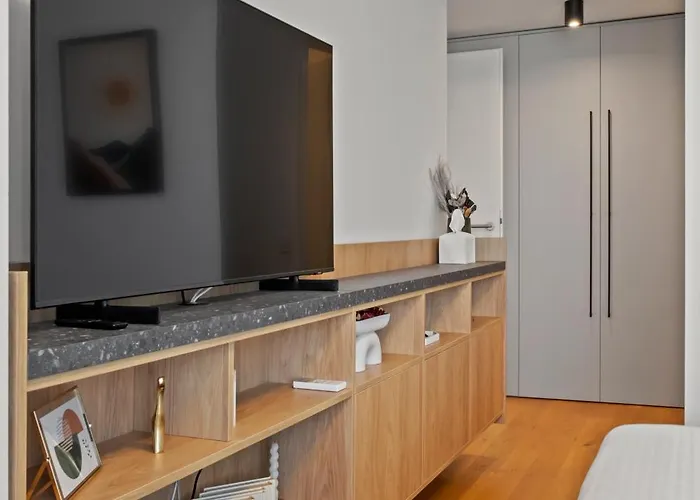 Mido Aviatie Park With Private Parking & Self Check-in