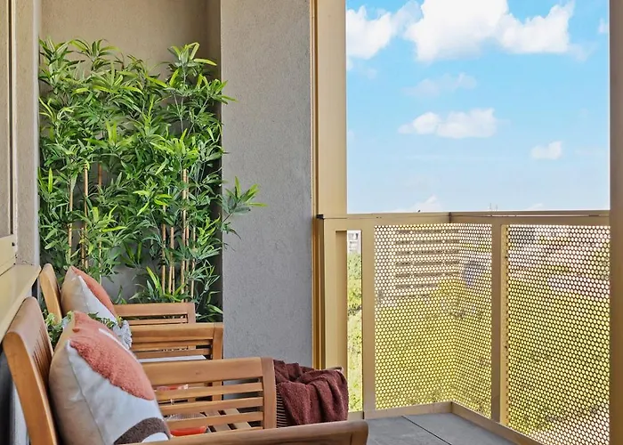 Mido Aviatie Park With Private Parking & Self Check-in Apartment *