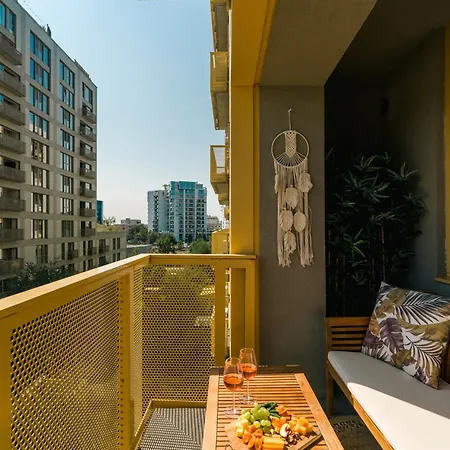 Mido Aviatie Park With Private Parking & Self Check-in *