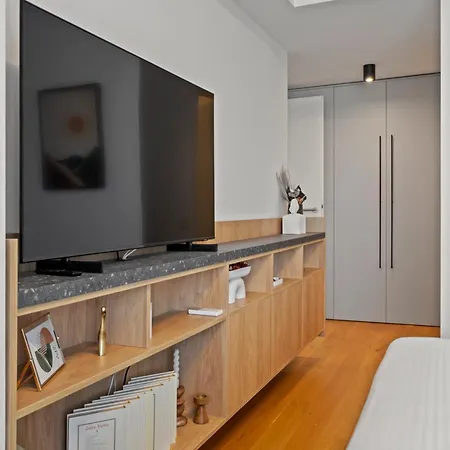 Mido Aviatie Park With Private Parking & Self Check-in