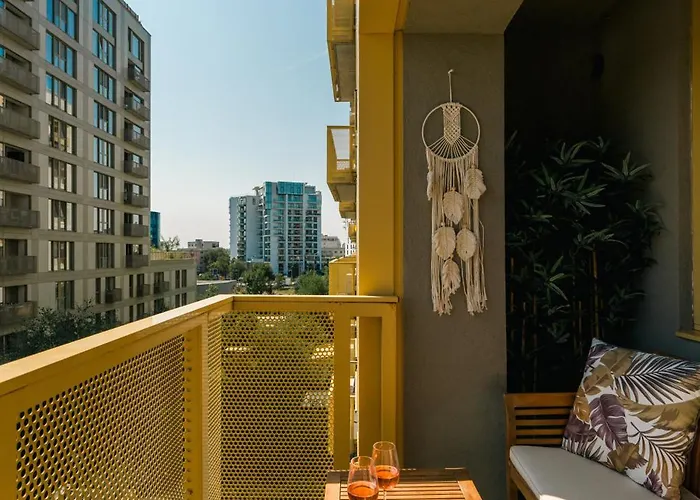 Mido Aviatie Park With Private Parking & Self Check-in *